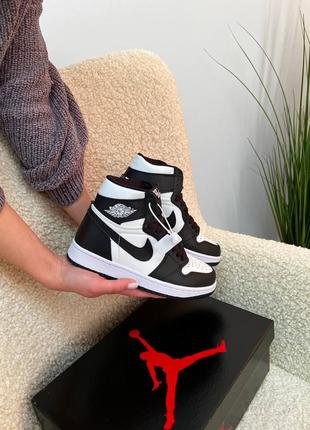 Жіночі кросівки nike air jordan high black&white2 фото