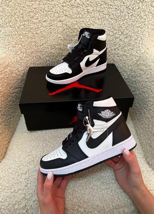 Жіночі кросівки nike air jordan high black&white1 фото