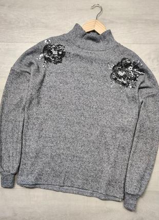 Сірий мягенький светр