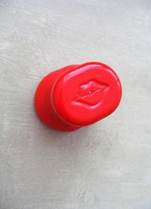 Плампер для збільшення губ червоний fullips small oval плампер для увеличения губ красный small oval5 фото