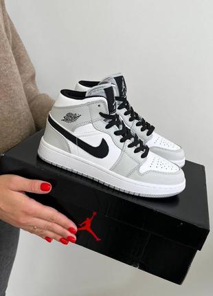 Жіночі кросівки nike air jordan 1 high gray black