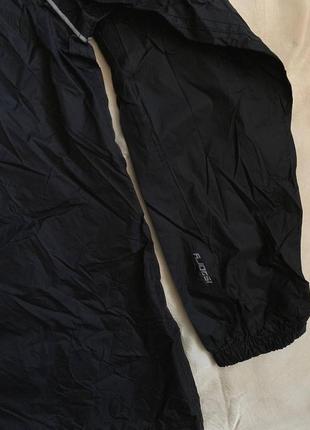 Детская черная куртка mountain warehouse (водонепроницаемая) + чехол5 фото