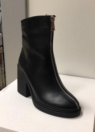 Шкіряні черевики зима з змійкою спереду