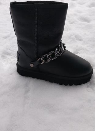 Шикарные угги  со съёмным браслетом ugg big chain