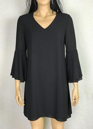 Черное платье прямого кроя