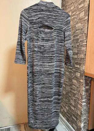 Плаття облягаюче