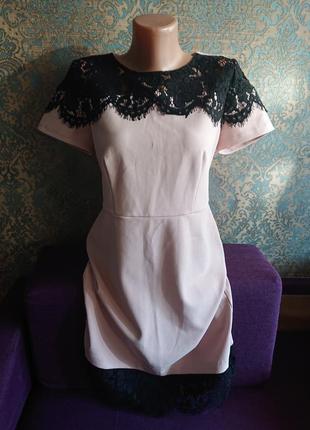 Красивое нюдовое платье с черным кружевом р.44/464 фото