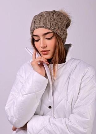 Шапка жіноча зимова вовна на флісі з бомпоном візерунок коричнева
