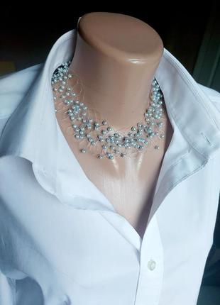 Прикраси на шию ручної роботи.