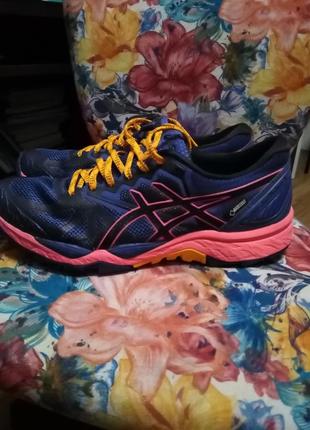 Кросівки жіночі asics gore-tex
