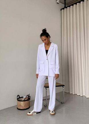Костюм свободные брюки и пиджак