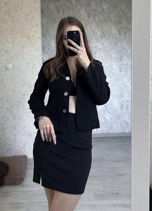 Чорний піджак