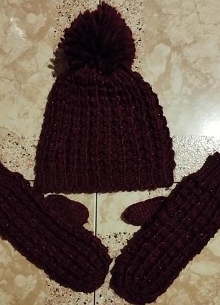 Вязанная шапка и варежки с люрексом