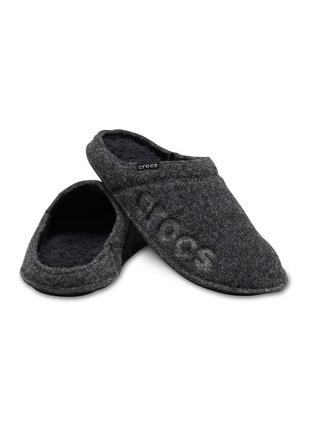 Мягкие и теплые домашние тапки crocs