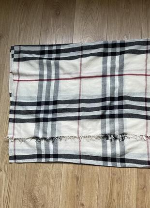 Неймовірно чудовий шерсть з шовком шарф