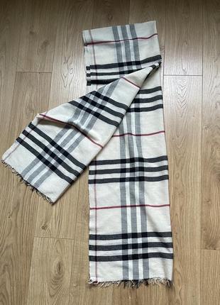 Неймовірно чудовий шерсть з шовком шарф