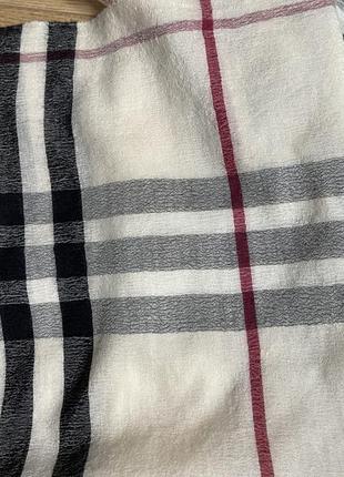 Неймовірно чудовий шерсть з шовком шарф