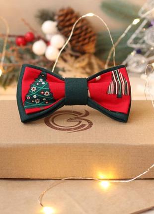 Новорічний метелик. «ялинки на червоному»