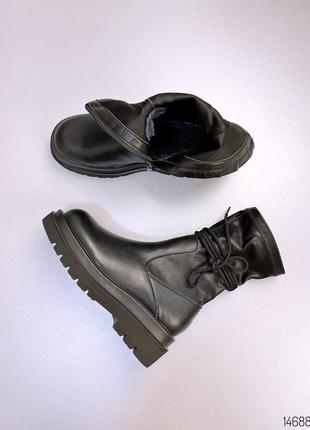 Черные натуральные кожаные зимние ботинки на толстой подошве танкетке с завязками кожа зима3 фото