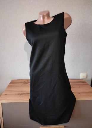 Чорна сукня з фактурної тканини плаття1 фото