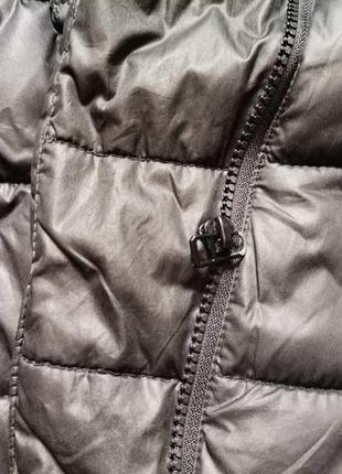 Черная зимняя короткая курточка5 фото