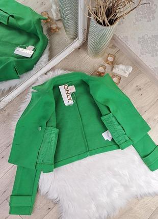 Брендове укорочене двубортне пальто зеленого кольору only💚5 фото