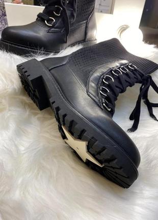 Кожаные ботинки в стиле dior на шнуровке diorland, с вставкой из черного хлопка4 фото