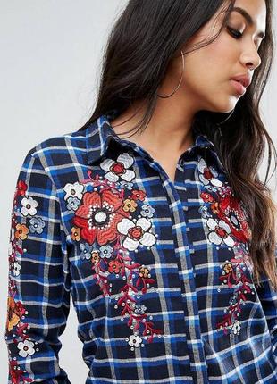 Платье-рубашка в клетку с богатой вышивкой и декором! boohoo! хлопок!