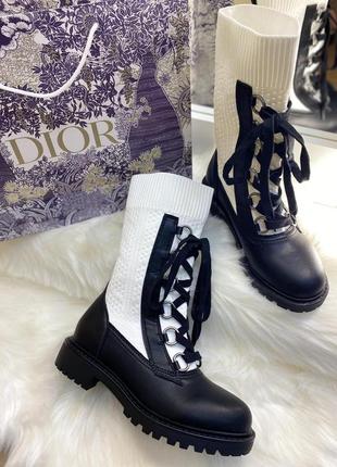 Кожаные ботинки в стиле dior на шнуровке diorland, с вставкой из белого хлопка,1 фото