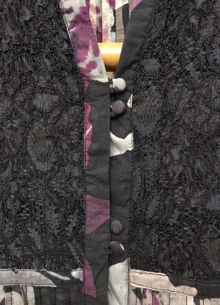 Очень красивая и стильная брендовая блузка в цветах..шёлк/коттон.3 фото