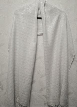 Нежная, уютная шаль из натуральной вискозы с серебристой нитью2 фото
