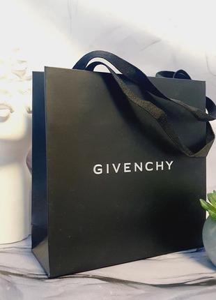 Оригінальний подарунковий пакет givenchy оригиналиный упаковка пакет подарочный1 фото