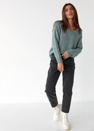 В'язаний жіночий пуловер з v-подібним вирізом3 фото