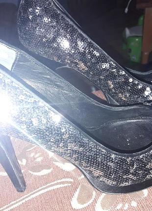 Вечірні туфлі в паетках 39р.