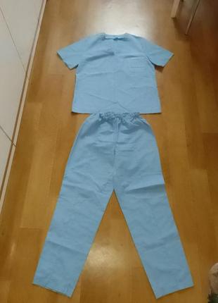 Медицинский женский костюм размер 48-50 брюки и футболка-блузка