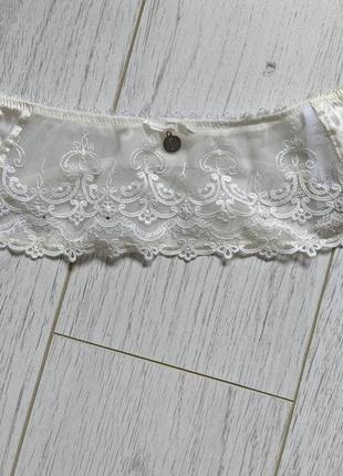 Ніжний пояс для панчох з натуральним шовком*.