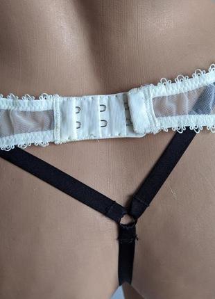 Ніжний пояс для панчох з натуральним шовком*.