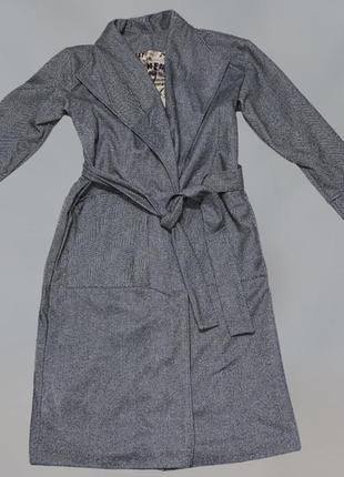 Жіноче пальто на підкладці запах з поясом в смужку смужчате міді середньої довжини кашемірове осіннє весняне на осінь весну сіре ялинка4 фото