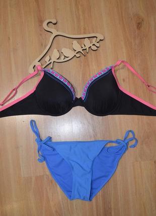 Яркий , красивый  лиф не полный d.