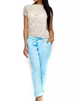 Нежно-голубые летние брючки karree