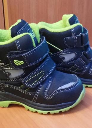 Продам зимові термосапожки b&g на хлопчика 22 р.