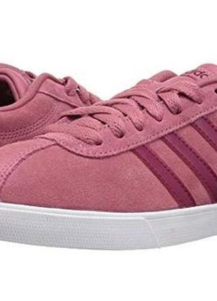 Кроссовки adidas є нюанс