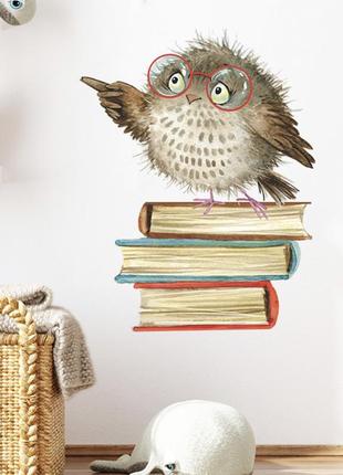 Наліпка декоративна вінілова на стіну на шпалеру на меблях дитяча "сова на книгах" 29*23 см3 фото