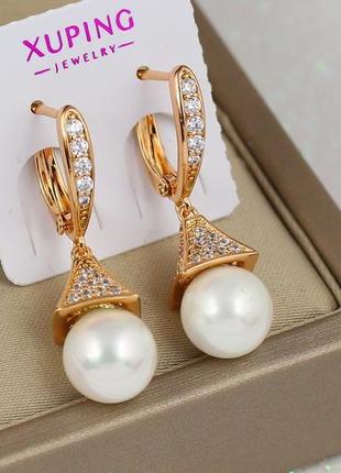 Сережки підвіски xuping jewelry з перлами та камінням пірамідою 3 см золотисті1 фото