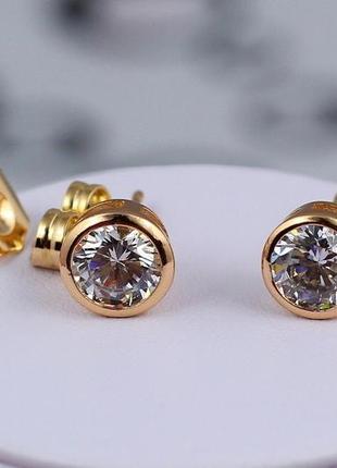 Серьги гвоздики xuping jewelry камешек в ободке 6 мм золотистые