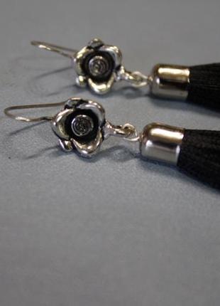 Серьги серёжки кисти кисточки чёрные со швензой цветок4 фото