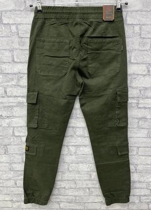 Чоловічі джинси джогери на гумці з манжетами і кишенями з боків хакі2 фото