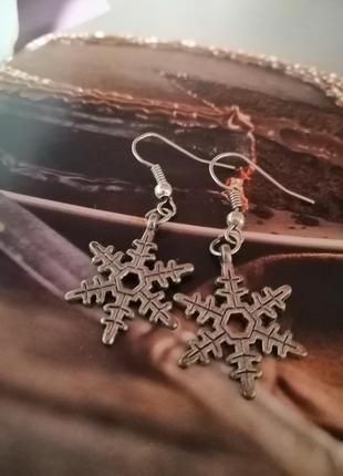 Новорічні сережки сніжинки