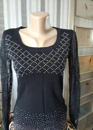Трикотажна кофточка з гипюровыми рукавами