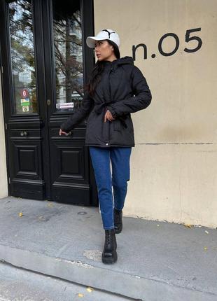 Куртка на поясі з капюшоном тепла жіноча оверсайз з кишенями бежева молочна чорна синя...